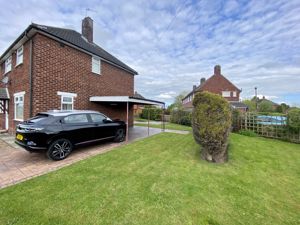 Drive/Car Port- click for photo gallery